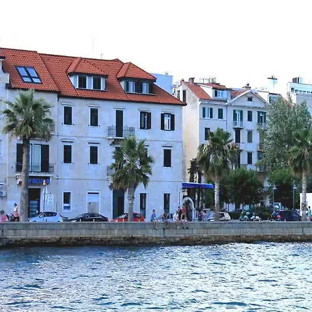 Renata Hotel 3*